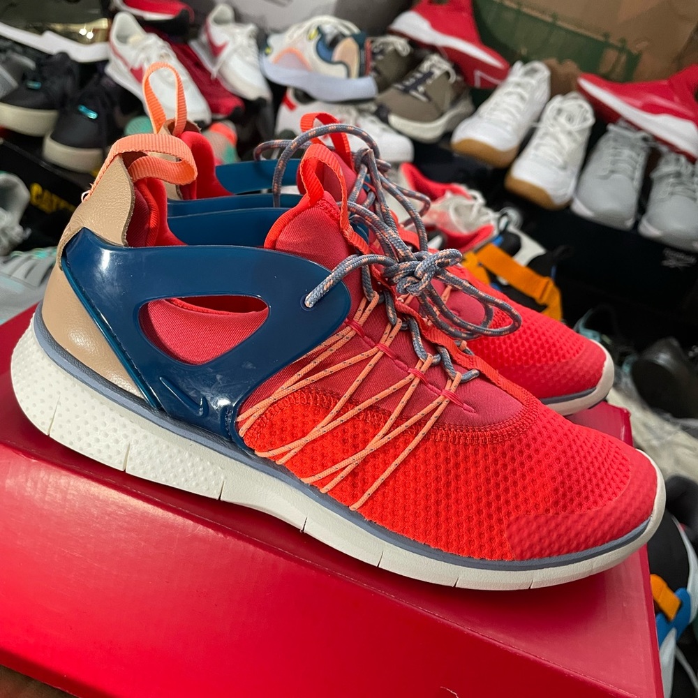 Womens NIKE FREE VIRITOUS Orange Trainers 725060 600 Size 7